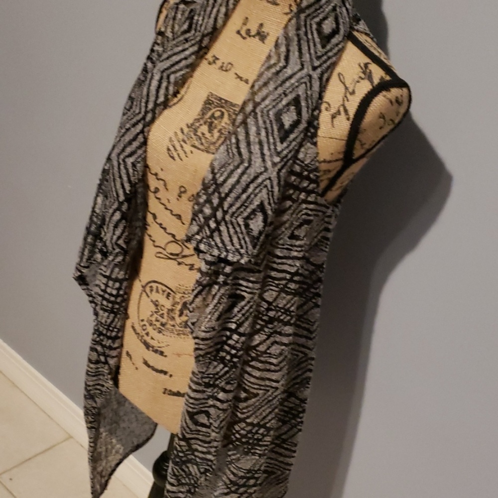 Cardigan - Picture 2 of 5